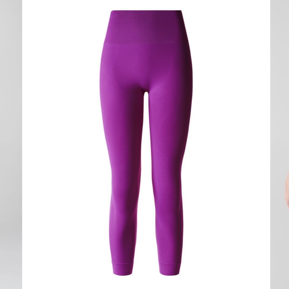 Lululemon Zone in Crop tender violet High rise